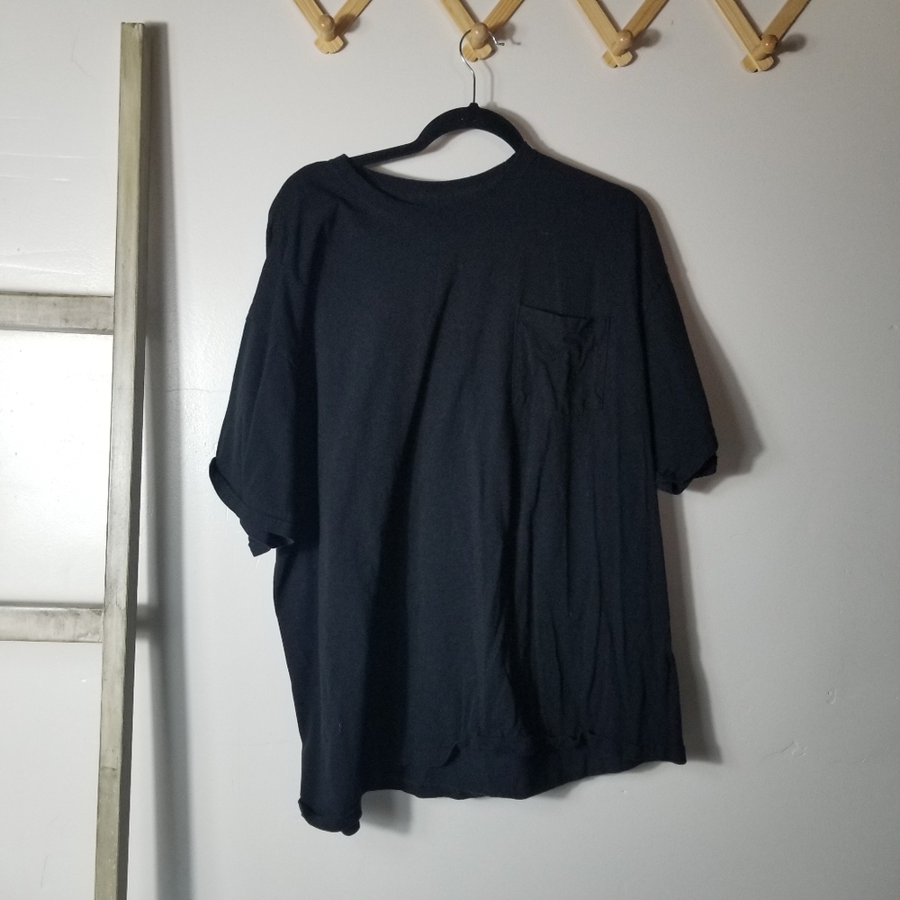 RUSSEL MEN'S BLACK POCKET TEE SIZE XXL (READ FULL DESCRIPTION)
